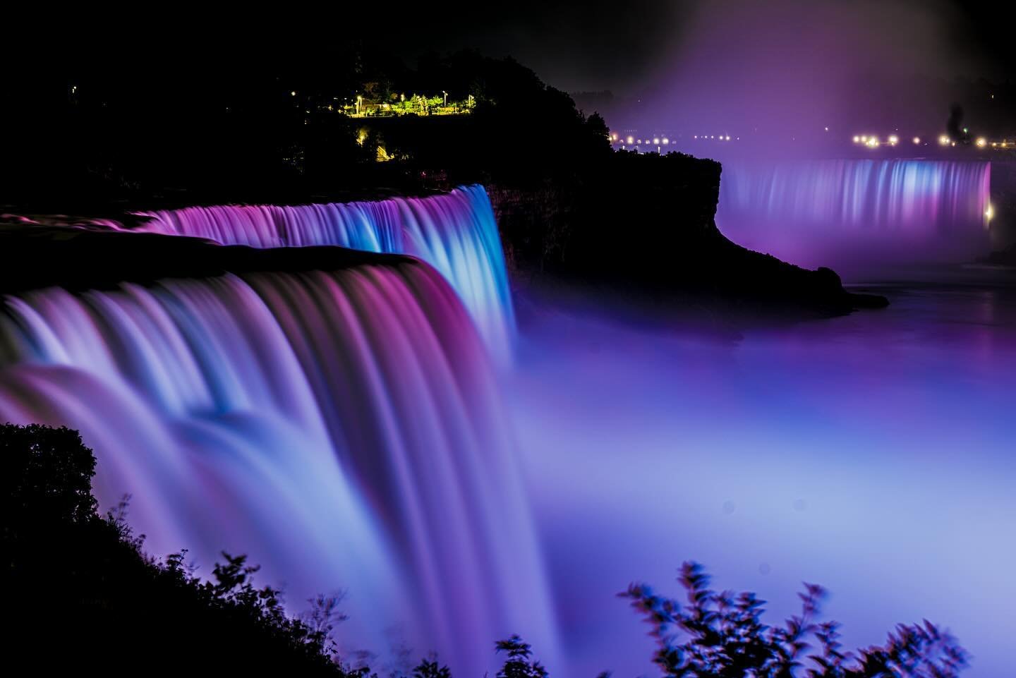 Does Niagara Falls Light Up Every Night