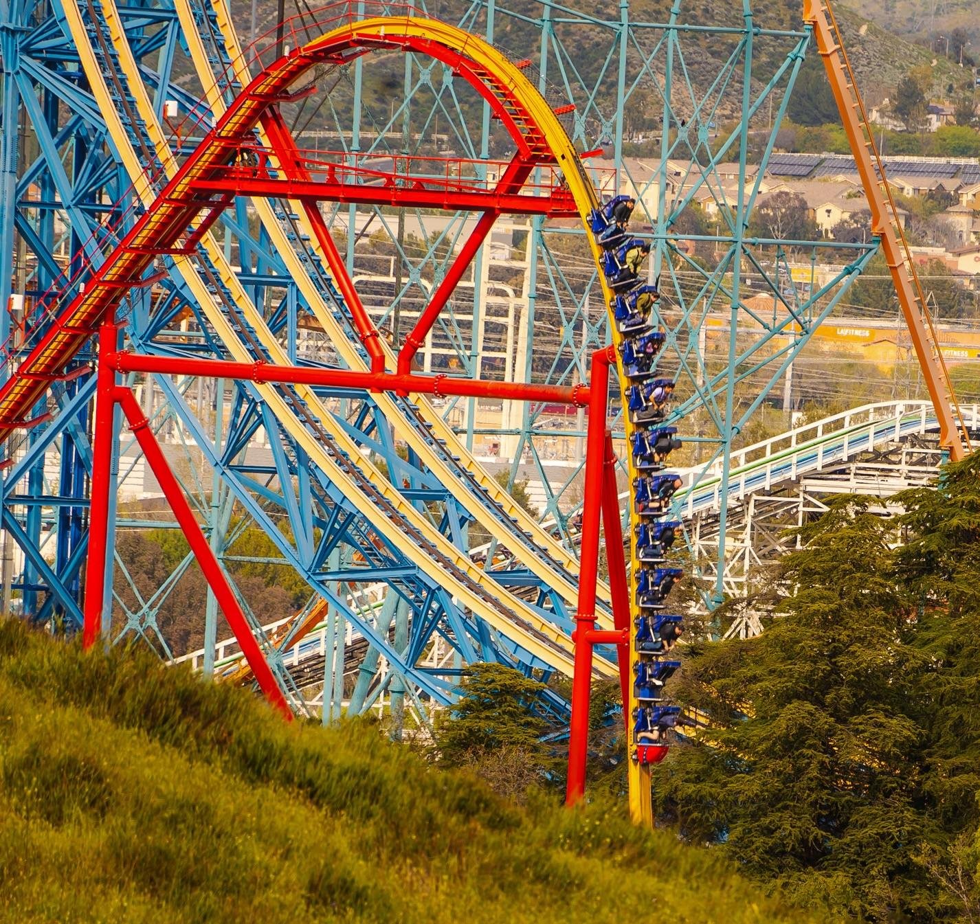 Six Flags Magic Mountain & Hurricane Harbor - Santa Clarita CA