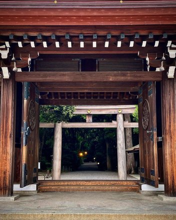 tourhub | Meiji Jingu Shrine Crowdriff Gallery