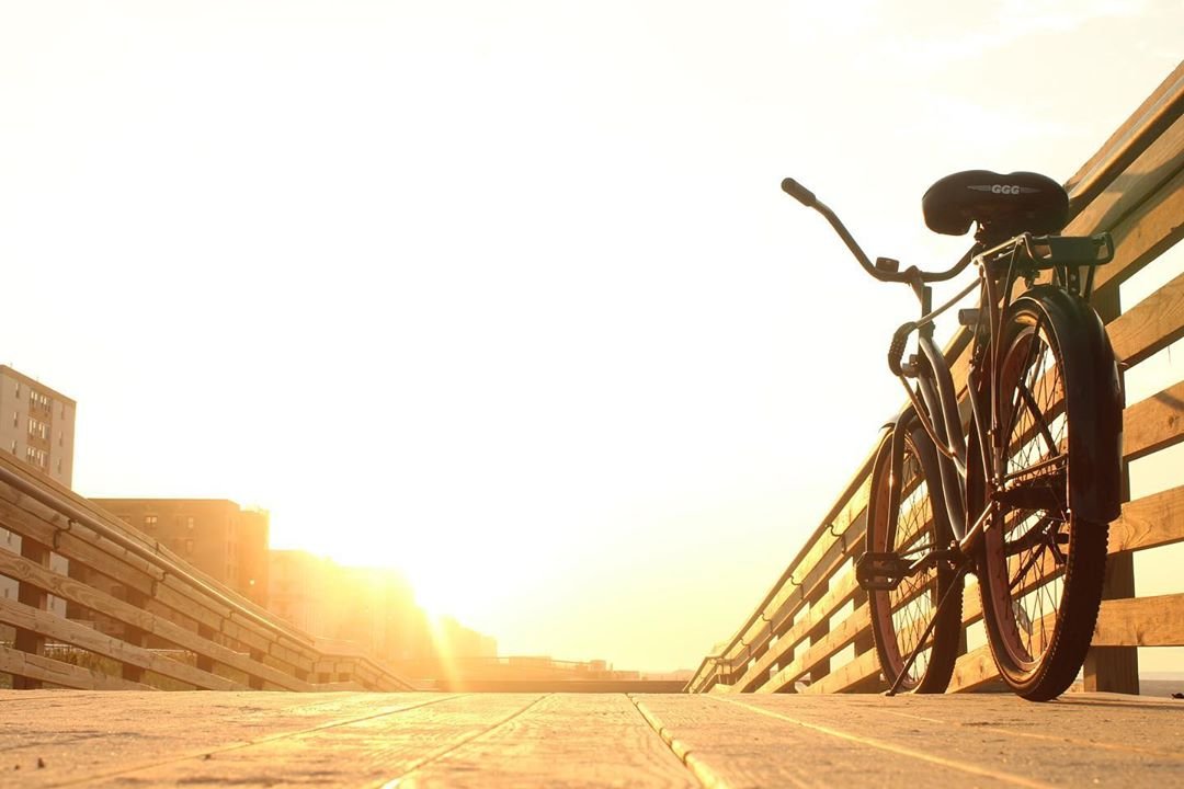 Sunrise cycle. 
.
.
.

#beach #beachcruiser #sunrise #sunrisephotography #sunrise_sunset_photogroup #lb #lbny #lbboardwalk #longbeach #bikelife #bike #boardwalk #cycle  #early