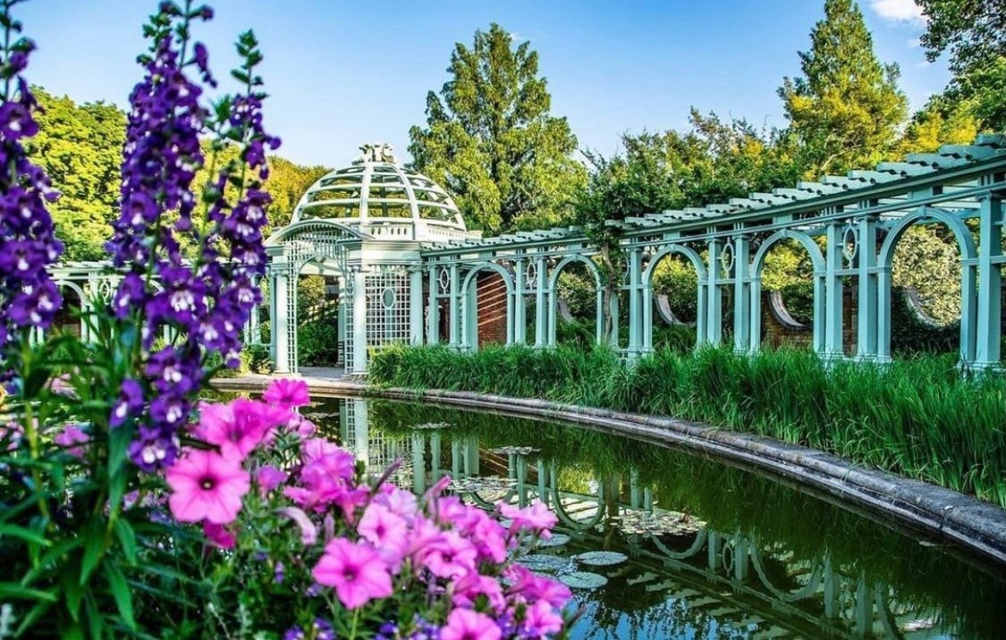 April Showers bring May Flowers 🌺 🌸🌷

📸@missmelissart 
📍Old Westbury Gardens 

#discoverlongisland #whereyoubelong #oldwestburygardens #gardens #april #springtime #longisland #luckytolivehere #longislandbeauty #spring #islandstrong #travel #explore #nature #photography https://t.co/GSIbtCDLXV