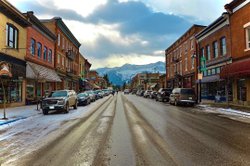 Photo by amateursnaps__, caption reads: The Little Mountain Town.

Click the link in bio to see the full post! 
#photography #capture #camera #nikon #art #documentaryphoto #documentary #photooftheday #photographer #pic #ig #blog #fernie #ferniestoke #koots #explorebc #kootenays