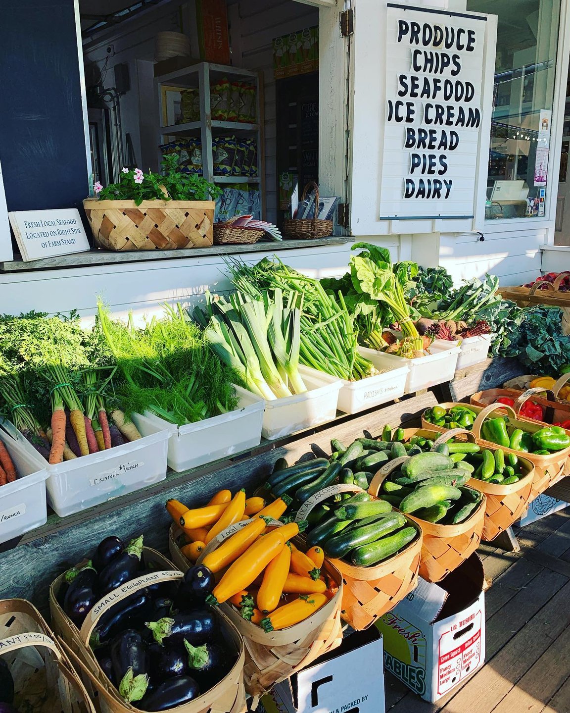 Farm stands! One of my fave things about where we live🍅🥬🥒🌶🌽🥕
.
.
.
.
#farm 
#farmtotable
#summer
#cooking 
#eating 
#fresh 
#local
#veggies 
#cook
#grill 
#hamptons 
#style 
#weekend 
#getaway 
#indulge 
#delight 
#sagharbor
#southampton 
#hamptonsrealestate