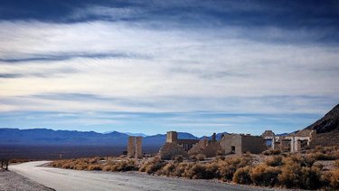 #rhyolite #rhyoliteghosttown #rhyolitenevada #nevada #nevadadesert #explorenevada #desert #desertlife #desertlandscape #deathvalley #deathvalleynationalpark #nationalpark #ghosttown #offthegrid #explore #travel #travelphotography #landscapephotography