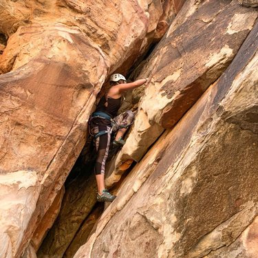 Life progresses in many layers and as time goes by, they peel back, uncovering and forcing us to realize that which makes us uncomfortable. Just as in climbing, a practice I still have much to learn from, the rock does not change it’s shape to suit your needs. You, yourself, need to mold and flex and adapt to adjust to the different textures, faces, and holds that are offered to you. You don’t choose what the climb has to offer, but you do get to choose how to go about it and that makes all the difference.💪🏼
#solvethatpuzzle #takeitasitcomes #thislandscapethough 😍