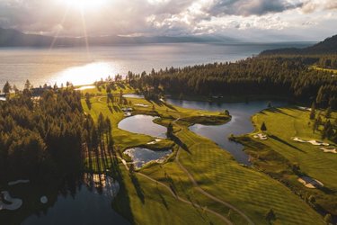Summer has officially begun and the horizon is looking bright. Tag your golf friends in the comments below. ⛳ 📷 @smitconn