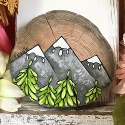 Photo by sharczeh, caption reads: My little Fernie Mountain painting!! Super cute and great Christmas gifts. Can purchase at Fernie Arts Coop or on my Facebook page!! .
.
.
.
#handmadepainting #paintingonwood #ferniestoke #lovefernie #paintingsoffernie #woodpainting #handmadeart #fernieartscoop #fernieart #mountainpainting