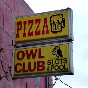 PIZZA
.
.
#austinnv #austinnevada #sign #signgeeks #signporn #vacuformed #vacuformedsign #pizza #owlclub