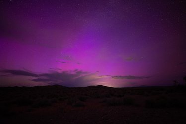 Still riding high and in awe of the beauty that occurred 
.
.
.
#nikon #aurora #auroraborealis #pubity #earthfocus #earthpix #vegas #8NN #travelnevada #astrophotography #nikonoutdoors #hike #hiking #hikingbangers #witns #nightsky #leavenotrace #onlyinnv #only_in_nevada #darkskies #solarstorm #cityoflasvegas #vegasissues