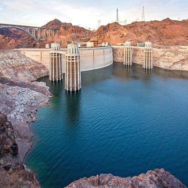 Experience the Hoover Dam🌞
・・・
If you can believe it, Hoover Dam was the very thing that transformed Vegas from its modest railroad depot beginnings to the mega-resort metropolis we all know and love today. 🥰
•••
A trip to see this modern marvel is a must for anyone calling themselves a true Nevada adventurer. Drop in on Boulder City’s Historic District and get a world away for a day at the dammuseum, where you’ll be blown away by the astounding stories behind the dam and the worldly importance of the community. 🌎✨📜
•••
.
.
.
#Repost from #TravelNevada #BoulderCity #DamMuseum #HooverDam #BoulderCityNV #NVMuseums #BeyondVegas #HowToNevada #OutWest