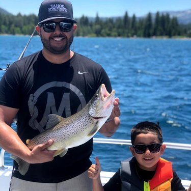 Happy Father, Happy Son 😃⁣⁠
⁣⁠
#shutupandfish