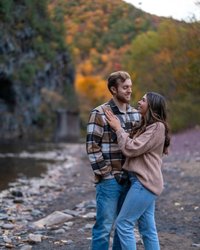 Photo by bukofskicreative, caption reads: Jim thorpe engagement session with Kait and Alec❤️
-
#nepaphotographer #engagementphotos #weddingphotography #jimthorpe