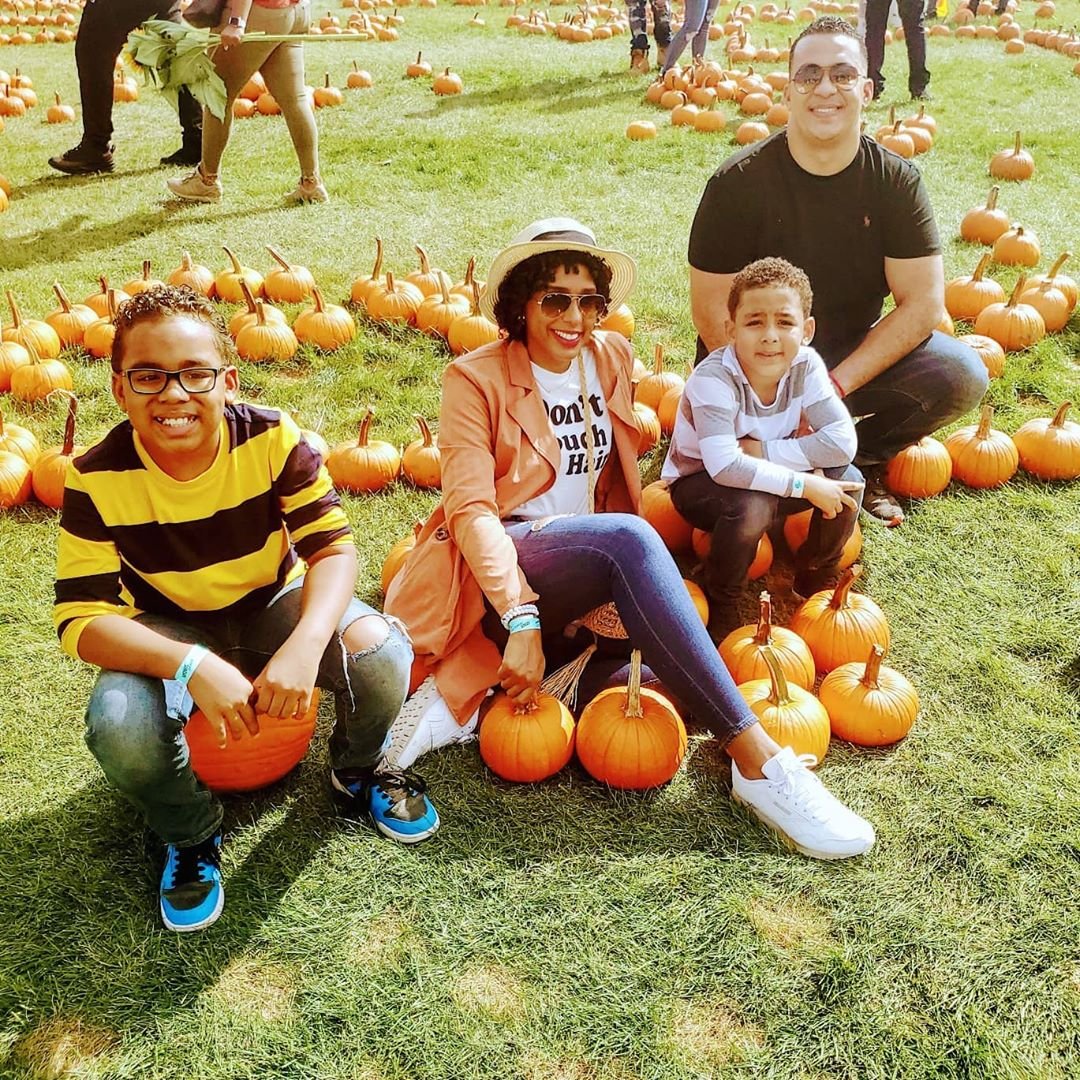 Family ❤ 
#autumnvibes🍁 #fun #pumpkinpikingandmore #familytime #familyfirst #qualitytime #blessed🙏 #thankful #grateful #aboutsunday @espinaljose11.11 @andujar0813 @rosangelicaynoa08