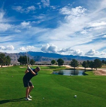 Did you know you can book your tee times at the Mountain Falls Golf Club up to 90 days in advance? Learn more: https://bit.ly/35MSD4Y. 📸: wptseuss