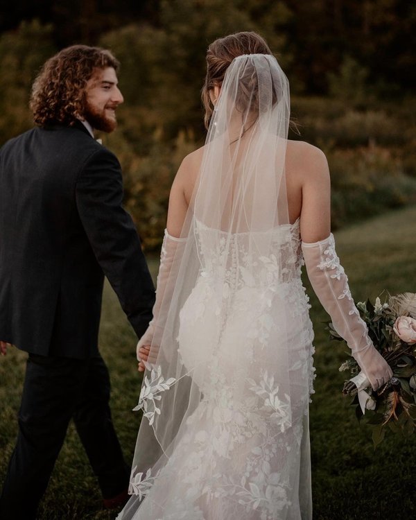 Wedding Shopping in Syracuse | Dresses, Jewelry & Florists Wedding Shopping in Syracuse | Dresses, Jewelry & Florists