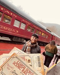 Photo by miriam_jackelin, caption reads: Family day🎄

Im a sucker for cute towns ❤️