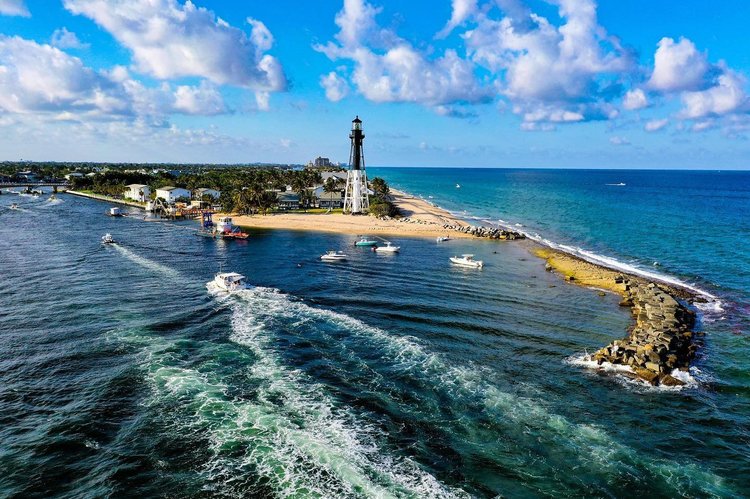 Hillsboro Inlet Lighthouse viewed from the water