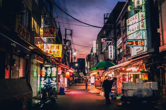 tourhub | Tsukiji Fish Market Crowdriff Gallery