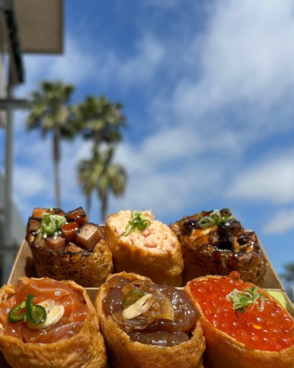 Perfect takeout for summer picnics or beach dates! 🌈☀️🌊

FEATURED (from top to bottom):
⭐️ Spam
⭐️ Snow crab
⭐️ Unagi
⭐️ Soy marinated salmon 
⭐️ Soy marinated shrimp 
⭐️ Ikura 

free miso soup for orders of 3 yubus or more 👌🏻 

*limit 1 per order & until supplies last* 
**not applicable to online orders**

#YUBUYA #oc #ocfoodie #costamesa #yubu #hotandnew #smallbusiness #familyowned #asianownedbusiness #sushi #fusion #explore