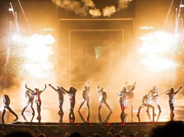 Let the #MJONE show begin.