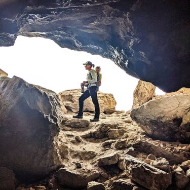 Ender started kinder today, so it's just me and Ro for...3 hours. Once my legs aren't dead from all this mountain biking, maybe we can hike again

#motherhood #pandemickindergarten #caves #lovelockcave #dfmi #travelnevada #naturalnevada #babywearing #toddlerwearing #wildchild #runwildmychild #optoutside #forceofnature #adventuremamas